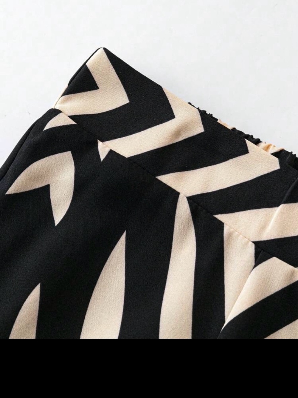 Wide-Leg Zebra Print Pants in Black and Cream - Picture 3 of 4